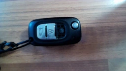 Корпус ключа Renault Fluence, Megane, Scenic, Clio, Kangoo, Master, Twingo, Trafic, Laguna, Dokker, Duster, Espace, Logan, Latitude, Trucks, City AdlerKey (1793416-7146457) на 3 кнопки с лезвием (хромированный с открытием ляды) фото от покупателей 1