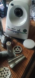 Мясорубка BOSCH MFW2515W с насадкой соковыжималкой фото от покупателей 13