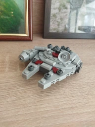 Конструктор LEGO Star Wars Минимодель Сокол тысячелетия 74 детали (30708) фото от покупателей 3