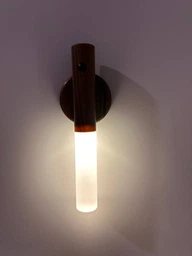 Светильник LED настенный с датчиком движения, под дерево Induction lamp, аккумуляторная лампа-ночник с теплым светом, магнитным креплением и USB-зарядом, для спальни, коридора, кухни Темное дерево WSD-058-DarkWood фото от покупателей 3