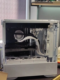 Відеокарта MSI GeForce RTX5090 32GB SUPRIM LIQUID SOC (RTX 5090 32G SUPRIM LIQUID SOC) фото від покупців 1