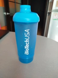 Шейкер BioTechUSA Wave+ Compact shaker 500ml /+150ml container/ Panther Black фото від покупців 1