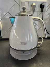 Електрочайник DeLonghi KBOC 2001 W