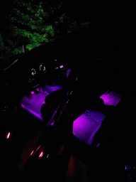 Світлодіодні стрічки RGB 16 млн кольорів/підсвітка салону автомобіля з керуванням через застосунок APP