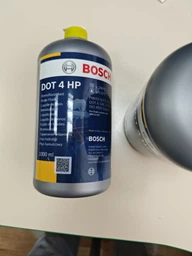 Тормозная жидкость Bosch DOT 4 HP 1 л (ABS, ASR, ESP) (1 987 479 113) фото от покупателей 1