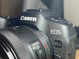 Бездзеркальний фотоапарат Canon EOS R8 Body (5803C019)