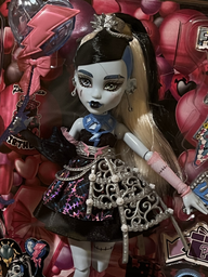 Лялька Monster High Страшносолодкий день народження Франкі Штейн JBG75 (0194735259861)