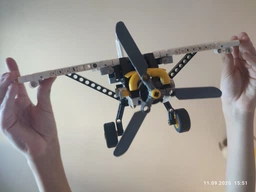 Конструктор LEGO Technic Буш-самолет 333 детали (42198) фото от покупателей 1