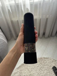 Автоматический электромель для измельчения специй с керамическими жерновами и регулировкой помола Salt & Pepper Mills, измельчитель для соли и перца на батарейках, электрическая мельница для специй Белый DSPM-507-White фото от покупателей 11