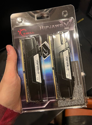 Модуль памяти DDR4 2x16GB/3200 G.Skill Ripjaws V Black (F4-3200C16D-32GVK) фото от покупателей 2
