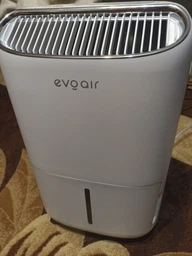 Осушувач повітря evoair NovaDry 12 Smart, 30 м², іонізація повітря, УФ - знежараження, осушення до 12л/24 год, резервуар 2.5 л, розумний контроль вологості повітря, мобільний додаток, White - Crem
