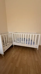 Детская кроватка МИЯ White от 0 до 4 лет из МДФ и массива бука