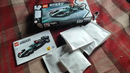 Конструктор LEGO Speed Champions Автомобиль для гонок Mercedes-AMG F1 W15 267 деталей (77244)
