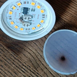 Лампа LED OSRAM MR16 230V 6.0W/830 GU5.3 110° UAValue 50 (4058075689206)