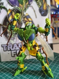 Трансформер HASBRO Васпінатор Делюкс Transformers Generations IDW Thrilling 30 Waspinator Deluxe (з коміксом в комплекті) фото от покупателей 1