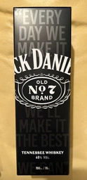 Теннесси Виски Jack Daniel's 0.7 л 40% в металлической коробке (5099873090473)