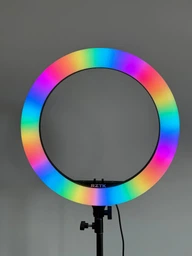 Світлодіодна лампа RZTK кільцева Spectra 36 RGB USB + штатив 2.1 м фото від покупців 4
