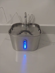 Автоматическая поилка Petwant PWS-148B, 2.2 л, с окошком для контроля уровня воды и многоуровневой фильтрацией фото от покупателей 2