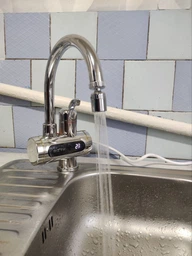 Электрический водонагреватель кран RZTK AquaTherm 3000