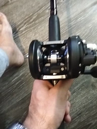 Потужна мультиплікаторна морська котушка для лову тролінгом та у виска Tica Oxean OX10 праворука