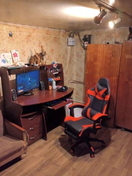 Крісло ігрове GAMING CHAIR G-001 з підставкою для ніг, колір чорний/червоний фото від покупців 10