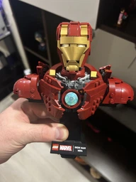 Конструктор LEGO Superhero 76327 Iron Man MK4, іграшка для хлопчиків та дівчаток, подарунок до Дня захисту дітей, декоративний елемент для демонстрації
