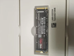 SSD диск Samsung 990 Pro 1TB M.2 PCIe 4.0 x4 NVMe 2.0 V-NAND 3bit MLC (MZ-V9P1T0BW)