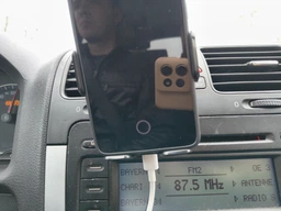 Держатель для телефона в автомобиль с беспроводной зарядкой крепление смартфона в машину автодержатель в воздуховод подставка зарядная станция холдер крепеж на дефлектор фото от покупателей 7
