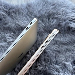 Ноутбук Apple MacBook Air 13.6" M2 16/256GB 2024 (MC7V4UA/A) Silver фото от покупателей 4