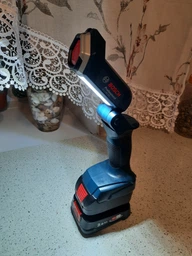 Фонарь аккумуляторный Bosch GLI 18V-300 Professional (Без АКБ и ЗУ) (06014A1100)