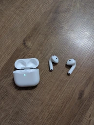 Навушники Apple AirPods (4-те покоління) (MXP63ZE/A) фото від покупців 4