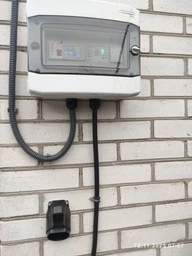 Стаціонарна зарядна станція UACHARGER WALL WiFi для європейських електромобілів Type2, 9,2 кВт, 6A-40А, 230В