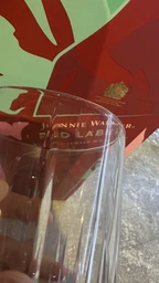 Виски Johnnie Walker Red label 4 года выдержки 0.7 л 40% с 2-мя стаканами (5000267175492) фото от покупателей 4