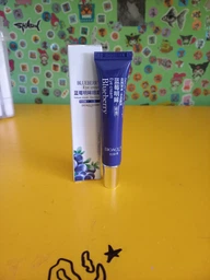 Крем для кожи вокруг глаз с экстрактом черники успокаивающий Bioaqua Wonder Blueberry Eye Cream, 20г фото от покупателей 6