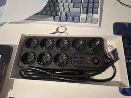 Удлинитель с защитой от перенапряжения Moxom MX-ST22 14 IN 1 Power Strip с 2 PD/QC 2500 Вт, 8 розетками и 3 USB для нескольких устройств, 2 М. Черный фото от покупателей 2