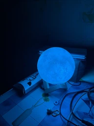 Настольный светильник-ночная луна с пультом 15 см "Magic Moon" 16 цветов фото от покупателей 1