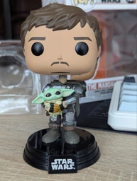 Фігурка Funko Pop! Bobble Star Wars Holding Mandalorian with Grogu # 461 Мандалорець з Грогу (54525)
