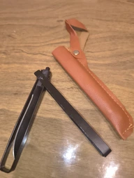 Складной нож с разбивателем стекла и кожаным чехлом SteelFolKnife, черный