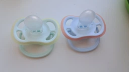 Пустышки Philips AVENT Ultra Air 0-6 месяцев 2 шт (SCF087/02) фото от покупателей 4