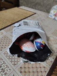 Шоколадные яйца Kinder Joy Funko One Piece с молочным и какао-кремом, вафельными шариками и игрушкой-сюрпризом набор 6 шт фото от покупателей 1