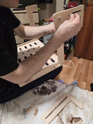 Гамак для кота на батарею дерев’яний з м’яким матрасом регульований до 30 кг 46х34х35 см (fd001) фото від покупців 6