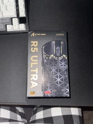 Ігрова Мишка ATTACK SHARK R5 ULTRA White Карбоновий Корпус Бездротова Трирежимна 2.4G/Bluetooth/Кабель, 8000Hz, PAW3950MAX, 42000 DPI, 39 грам Ультралегка фото від покупців 16