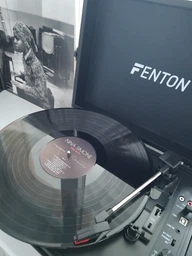 Вініловий програвач Fenton Voyager Sage з Bluetooth IN/OUT для всіх платівок, для початківця, оцифровка платівок, вбудовані динаміки, фонокорекор, еко-шкіра + Тестова платівка фото від покупців 6