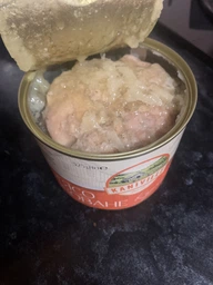 Мясо цыплят Kaniville тушеное 525 г (4820255191676)