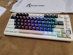 Беспроводная механическая клавиатура ATTACK SHARK X85PRO RGB Tri-mode (Cheese White) фото от покупателей 8