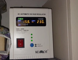 Стабилизатор напряжения Kemot SER-2000 2000VA 5% (5901890019064) фото от покупателей 3