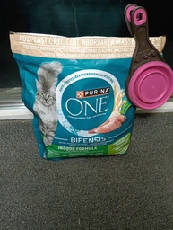 Сухий корм PURINA ONE Indoor для дорослих котів, що постійно перебувають у приміщенні, з індичкою 800 г (7613035468047) фото от покупателей 1
