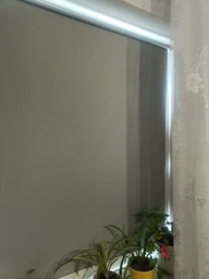 Рулонна штора термо 051 блекаут DecoSharm 52x170 см Білий фото від покупців 3