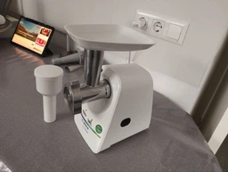 Мясорубка BOSCH MFW2515W с насадкой соковыжималкой фото от покупателей 2