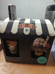Ликер Baileys Original 0.7 л 17% + чашка в подарочной упаковке (4820178651332) фото от покупателей 1